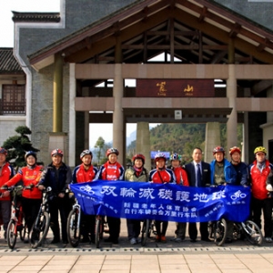 �½���Ѯ��������������������Ȼ�Ų��~ɽ