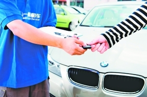 �Լݳ����⳵�� С�����ذ������������(ͼ)