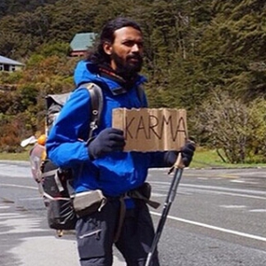 ӡƶ���̽��Ӣ�� ���н���Ь��Խ��������PR