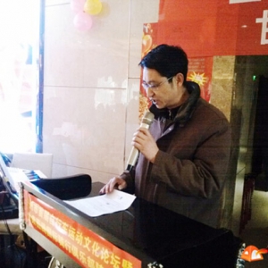 ���ݾٰ��׽����г��˶��Ļ���̳